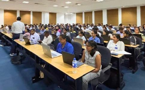 Sponge Global corporate training and leadership development session — client work photo 8